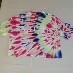 Short sleeve stretchy Calvin Klein T-shirt, shorter length